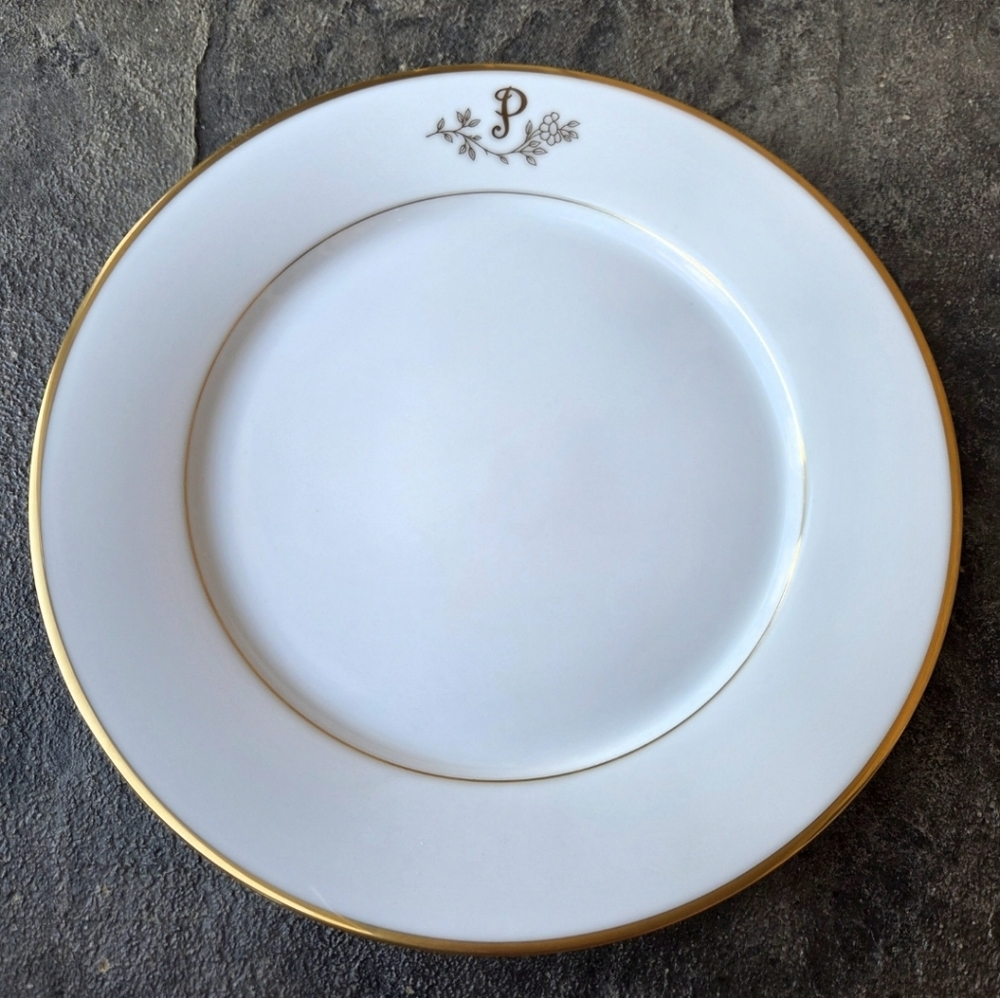 Vintage Princess House Heritage Monogrammed "P" White w/ Gold Trim Dinner Plate